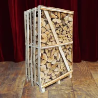 Oven-gedroogd berken haardhout in pallet van 1,8 m³ – netjes gestapeld en verpakt, ideaal voor open haard en kachel.